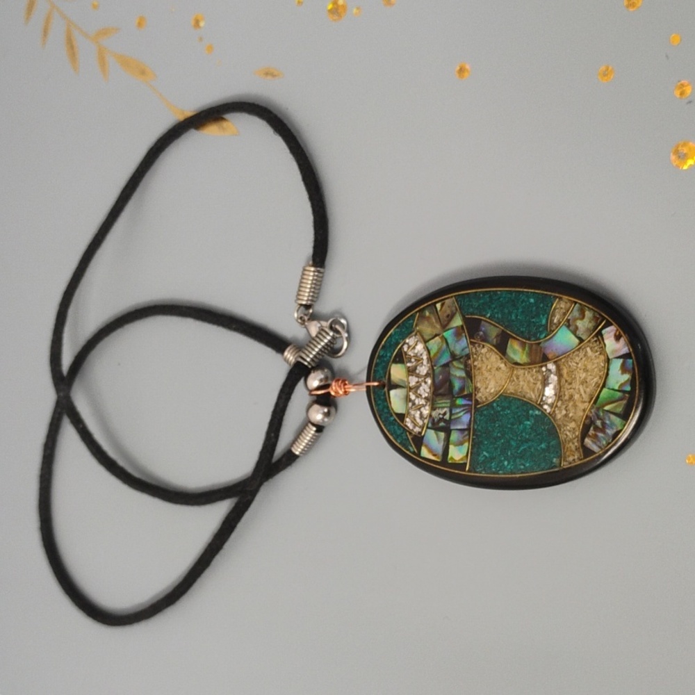 Elegant Abalone Mosaic Pendant Necklace - Picture 2 of 10